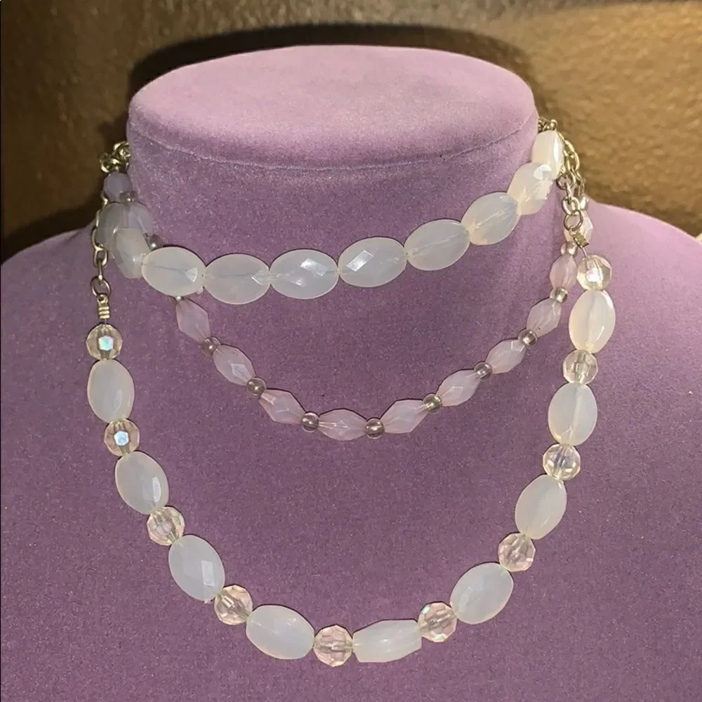 Beaded necklace‎